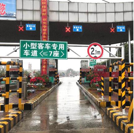 如何合理设置道路交通信号灯.jpg